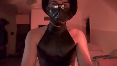 Snapshot of liferacw chatting on 04-20-26, 07:15 SofieXxxDoll online show from 04-20-26, 07:15