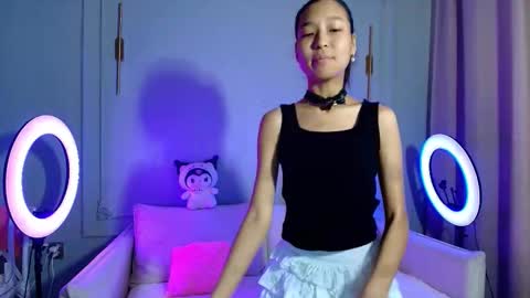 Lihn Pham online show from 12-17-25, 03:45