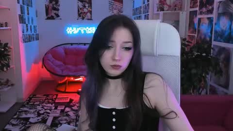 LiLu online show from 11-04-25, 01:10