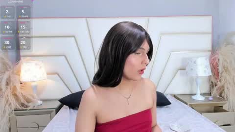 Lia  online show from 05-14-26, 06:37