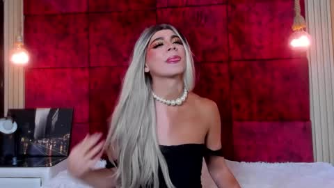 liiacollins online show from 10-09-25, 08:07