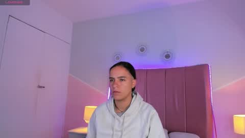 liiam_smith_ online show from 09-29-25, 01:05