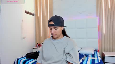 liiam_smith_ online show from 10-09-25, 06:50