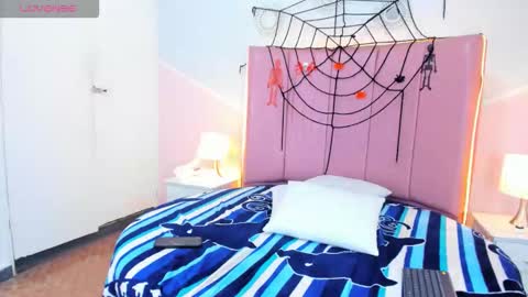 liiam_smith_ online show from 10-29-25, 01:46