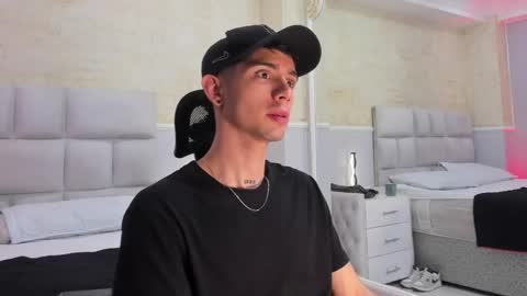 Snapshot of liiamhudson_ chatting on 02-04-25, 10:21 L I I A M online show from 02-04-25, 10:21