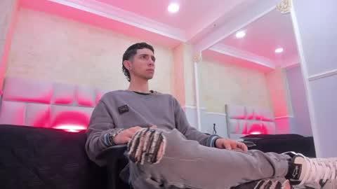 Snapshot of liiamhudson_ chatting on 02-18-25, 04:15 L I I A M online show from 02-18-25, 04:15