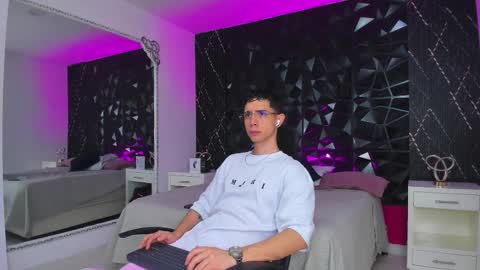 Snapshot of liiamhudson_ chatting on 09-14-25, 05:12 L I I A M online show from 09-14-25, 05:12