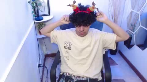 Snapshot of liil_boy chatting on 12-02-25, 03:45 Lil Boy- online show from 12-02-25, 03:45