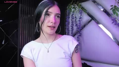 Snapshot of liinzy_rouse chatting on 06-30-26, 03:57 Brittany online show from 06-30-26, 03:57