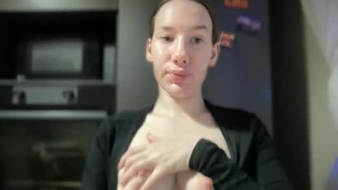 liissa207673 online show from 09-28-25, 11:59