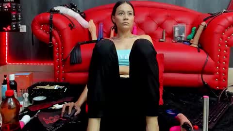 Snapshot of liittledollyx chatting on 02-18-26, 11:28 Nini - online show from 02-18-26, 11:28