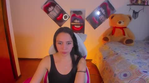 Snapshot of lika_little3 chatting on 10-20-25, 11:38 Liika  online show from 10-20-25, 11:38