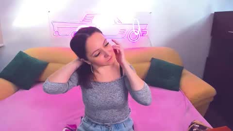 Snapshot of likaa_likaa chatting on 12-18-24, 11:45 Lika online show from 12-18-24, 11:45