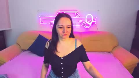 Snapshot of likaa_likaa chatting on 01-10-25, 06:31 Lika online show from 01-10-25, 06:31