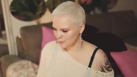 likaaberry online show from 10-21-25, 04:35