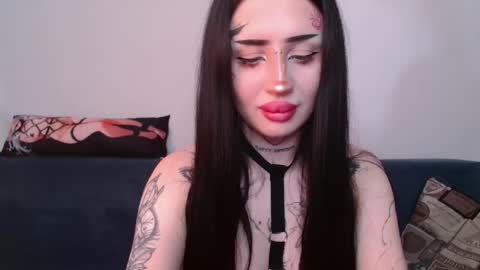 Snapshot of likaasun chatting on 09-13-25, 06:08 Alisa tattogirl online show from 09-13-25, 06:08
