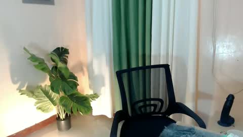 Leng online show from 12-30-24, 02:19