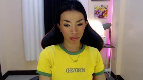 Snapshot of likliklicklengleng chatting on 03-09-26, 06:28 Leng online show from 03-09-26, 06:28