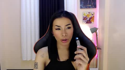 Snapshot of likliklicklengleng chatting on 03-11-26, 06:30 Leng online show from 03-11-26, 06:30