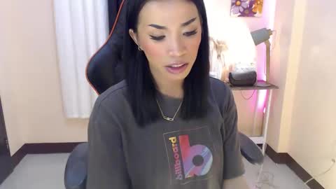 Snapshot of likliklicklengleng chatting on 03-14-26, 01:27 Leng online show from 03-14-26, 01:27