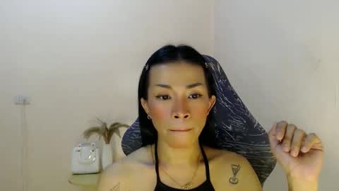 Snapshot of likliklicklengleng chatting on 03-19-26, 05:17 Leng online show from 03-19-26, 05:17