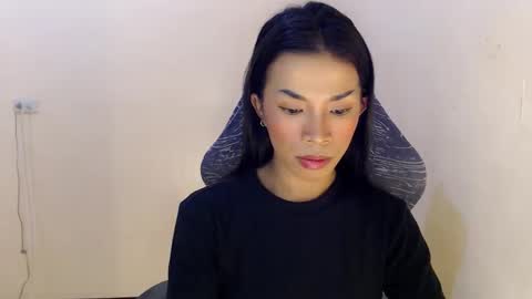 Snapshot of likliklicklengleng chatting on 03-24-26, 10:37 Leng online show from 03-24-26, 10:37
