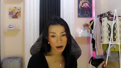 Snapshot of likliklicklengleng chatting on 04-02-26, 06:44 Leng online show from 04-02-26, 06:44