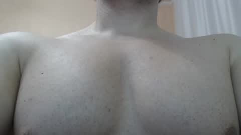 Snapshot of likwidator84 chatting on 04-08-26, 11:43 Maximus online show from 04-08-26, 11:43
