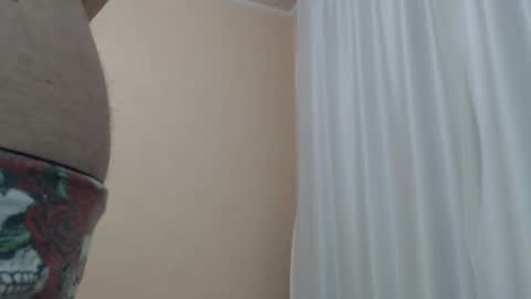 Snapshot of likwidator84 chatting on 04-12-26, 11:32 Maximus online show from 04-12-26, 11:32