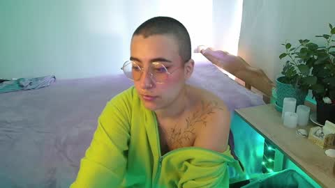 im MIA  -- MY OF is catsito3 online show from 01-08-25, 05:05