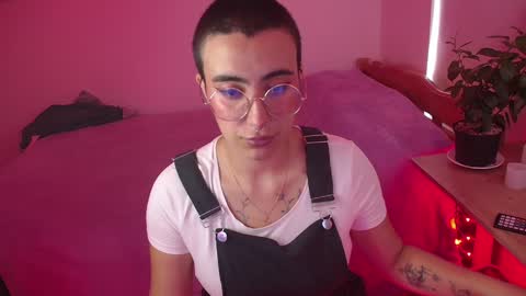 im MIA  -- MY OF is catsito3 online show from 01-24-25, 09:15