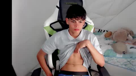 Snapshot of lil_babyyy_ chatting on 01-11-26, 05:23 LIAM online show from 01-11-26, 05:23