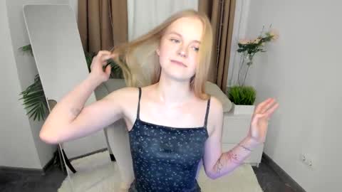 Erica online show from 03-04-26, 12:22