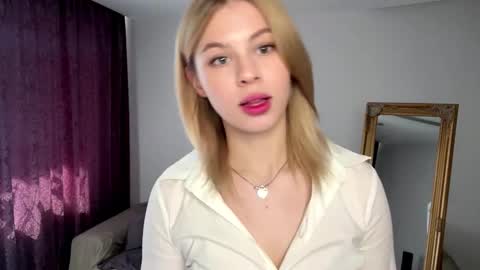 Snapshot of lil_elisa chatting on 09-17-25, 10:06 Elisa online show from 09-17-25, 10:06