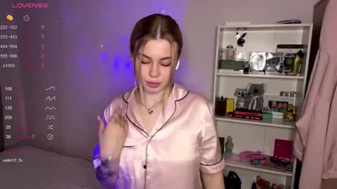 Snapshot of lil_elisa chatting on 11-03-25, 09:10 Elisa online show from 11-03-25, 09:10