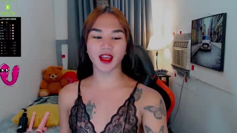 Snapshot of lil_fantacy chatting on 01-06-25, 11:07 LILY online show from 01-06-25, 11:07