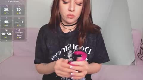 Snapshot of lil_foxy999 chatting on 02-23-26, 11:29 Alisa online show from 02-23-26, 11:29