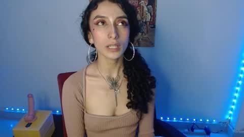 Lisaa online show from 12-18-24, 06:10