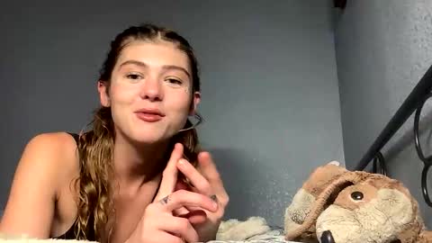 Snapshot of lil_luca chatting on 10-10-25, 07:07 lil_luca online show from 10-10-25, 07:07