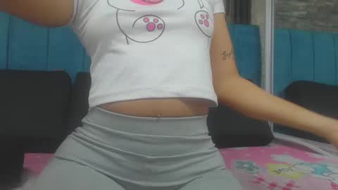 Snapshot of lil_rose2006 chatting on 10-08-25, 12:58 lil_rose2006 online show from 10-08-25, 12:58