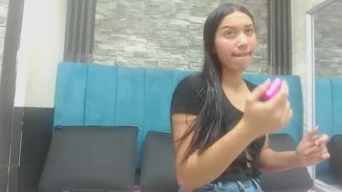 Snapshot of lil_rose2006 chatting on 11-10-25, 12:48 lil_rose2006 online show from 11-10-25, 12:48