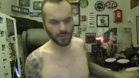 Snapshot of lil_tea_break_6996 chatting on 02-17-25, 10:51 t online show from 02-17-25, 10:51