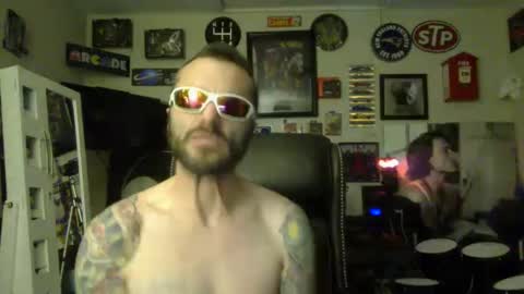 Snapshot of lil_tea_break_6996 chatting on 02-17-25, 11:20 t online show from 02-17-25, 11:20