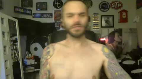 Snapshot of lil_tea_break_6996 chatting on 02-18-25, 11:55 t online show from 02-18-25, 11:55