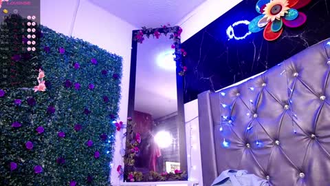 Snapshot of lila_gummy_ chatting on 12-07-24, 10:56 online show from 12-07-24, 10:56