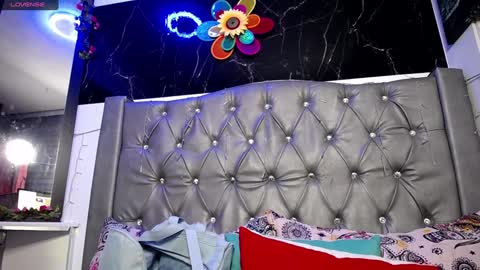 Snapshot of lila_gummy_ chatting on 12-12-24, 10:45 online show from 12-12-24, 10:45