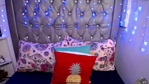 Snapshot of lila_gummy_ chatting on 01-30-25, 05:17 online show from 01-30-25, 05:17