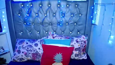 Snapshot of lila_gummy_ chatting on 02-12-25, 12:12 online show from 02-12-25, 12:12