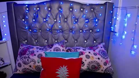 Snapshot of lila_gummy_ chatting on 02-13-25, 11:39 online show from 02-13-25, 11:39