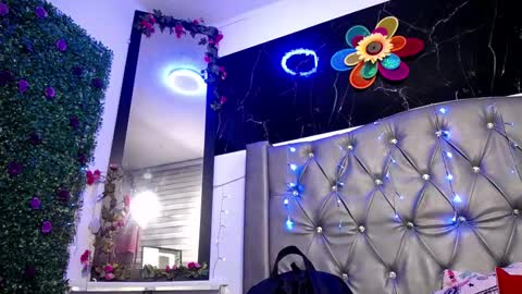 Snapshot of lila_gummy_ chatting on 02-24-25, 11:32 online show from 02-24-25, 11:32